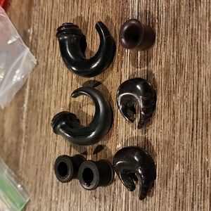 1/2" Wood Hangers, Tunnels, and Plug